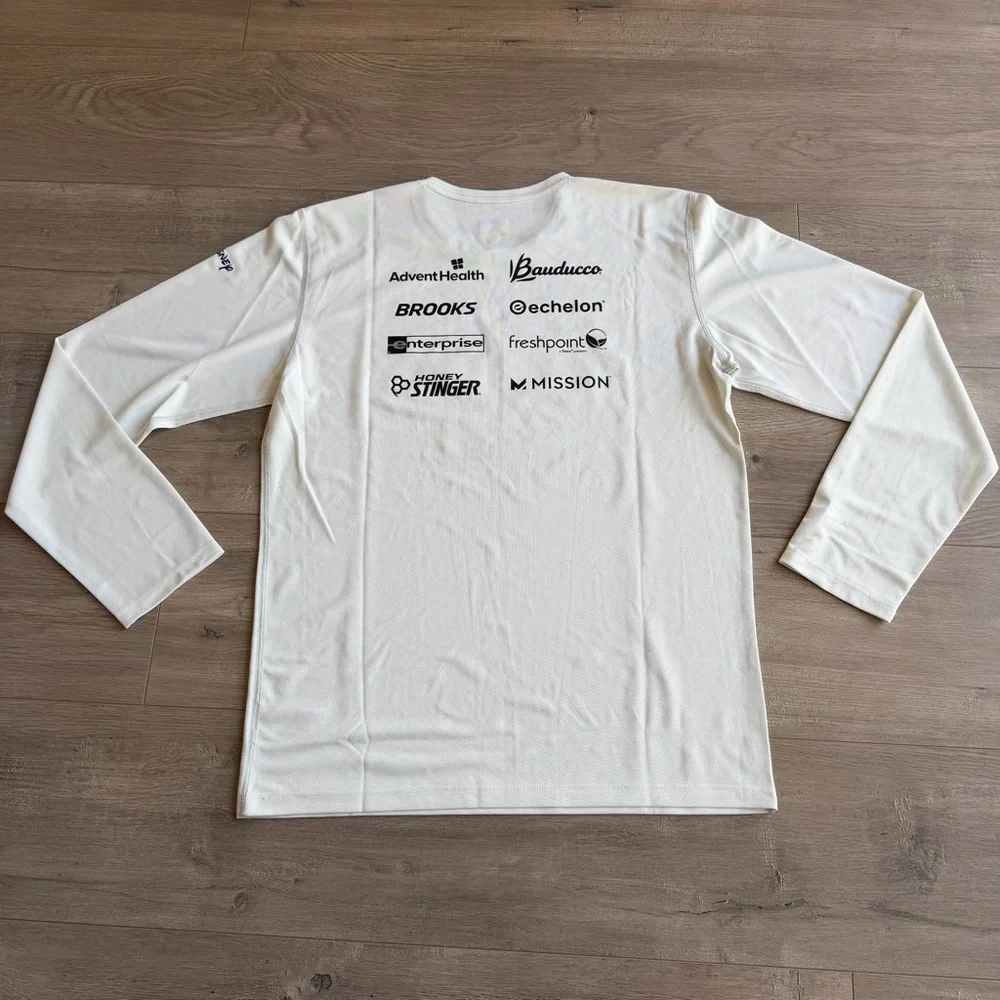 Brooks x RunDisney 2025 Wine & Dine 10k long sleeve - size men’s medium - Picture 4 of 4